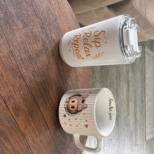 White and Multicolor Mugs Set